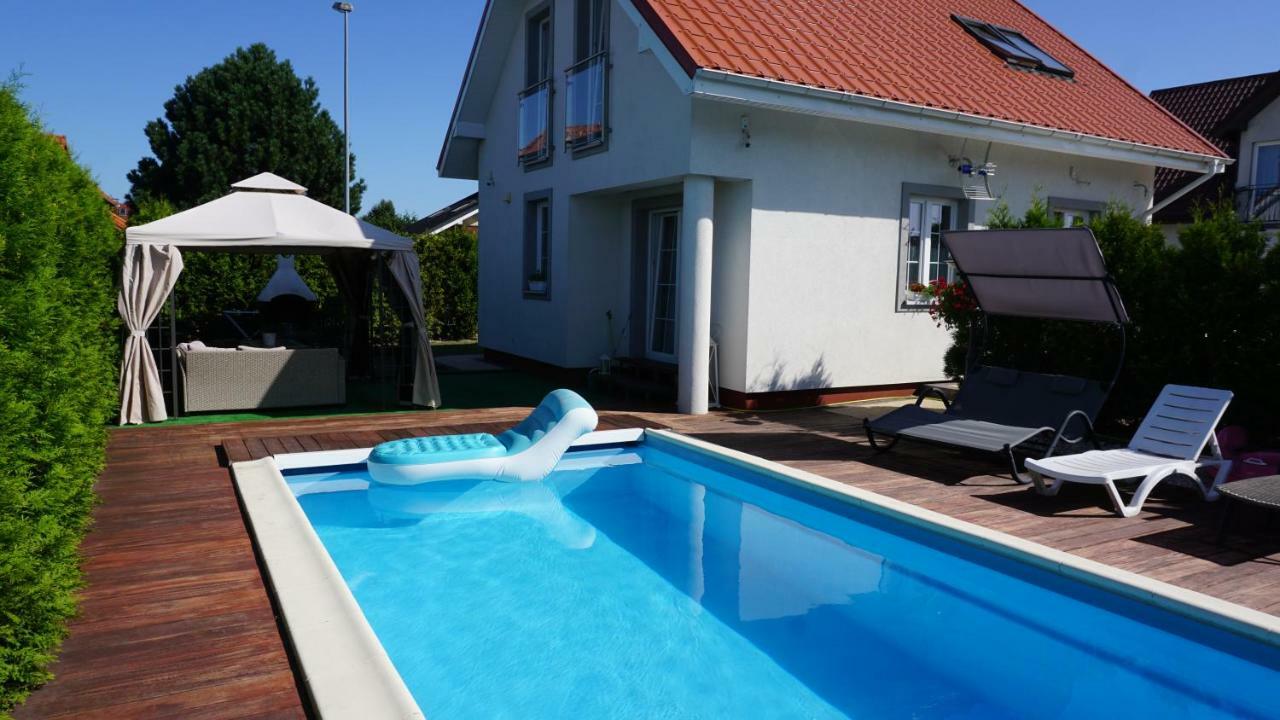 Dom Przy Basenie Villa Puck Buitenkant foto